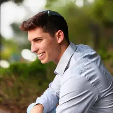 Posłuchaj wykonawcy Eliyahu Yarmish, obejrzyj teledyski, przeczytaj biografię, zobacz daty tras koncertowych i nie tylko!