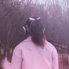 Listen to 粟丹, watch music videos, read bio, see tour dates & more!