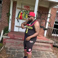 BDE-Juan을(를) 듣고, 뮤직 비디오를 보고, 약력을 읽고, 투어 일정 등을 확인하세요!