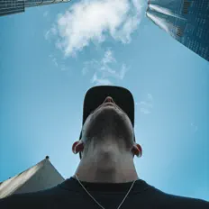 Maxx Parkerを聴いたり、ミュージックビデオを鑑賞したり、経歴やツアー日程などを確認したりしましょう！