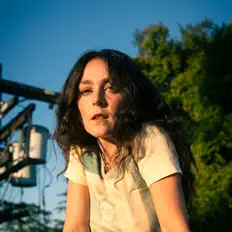 Gaptoothを聴いたり、ミュージックビデオを鑑賞したり、経歴やツアー日程などを確認したりしましょう！