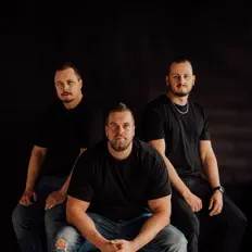 收听 Freakshow、观看音乐视频、阅读小传、查看巡演日期等 ！