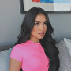 Jazmine Alvaradoを聴いたり、ミュージックビデオを鑑賞したり、経歴やツアー日程などを確認したりしましょう！