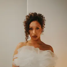 收听 Justine Tyrell、观看音乐视频、阅读小传、查看巡演日期等 ！