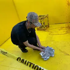 Dengarkan Warb, tonton video musik, baca bio, lihat tanggal tur & lainnya!