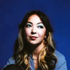 Écoutez Calista Kweon, regardez des vidéoclips, lisez la biographie, consultez les dates de tournée et plus encore !