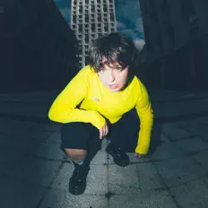 Poslechněte si interpreta Maddy Street, sledujte hudební videa, přečtěte si životopis, podívejte se na data turné a další informace.