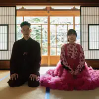 undefined을(를) 듣고, 뮤직 비디오를 보고, 약력을 읽고, 투어 일정 등을 확인하세요!