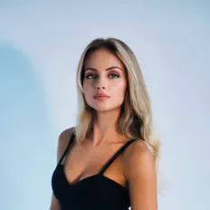 Ascolta ULANA, guarda video musicali, leggi la biografia, vedi le date del tour & altro!