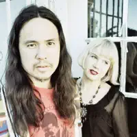 Posłuchaj wykonawcy undefined, obejrzyj teledyski, przeczytaj biografię, zobacz daty tras koncertowych i nie tylko!