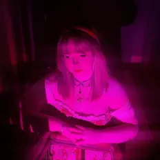 Elisa Claes: песни, клипы, биография, даты выступлений и многое другое.