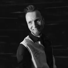 Hör dir Tommi Arimo Ahonen an, schau dir Musikvideos an, lies die Biografie, finde Tourdaten und mehr!
