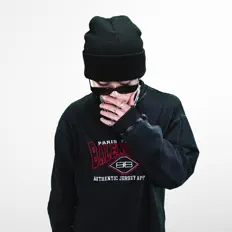 聆聽 Moont、觀看音樂影片、閱讀小傳、查看巡演日期等！