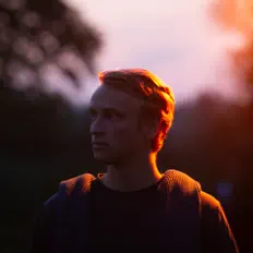 Escucha a Brendel, mira videos musicales, lee su biografía, consulta las fechas de las gira y más.