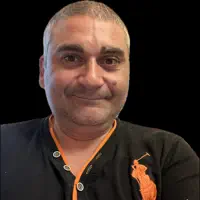 undefinedを聴いたり、ミュージックビデオを鑑賞したり、経歴やツアー日程などを確認したりしましょう！