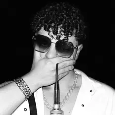 Listen to xoAlonso, watch music videos, read bio, see tour dates & more!