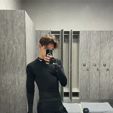 Kindaを聴いたり、ミュージックビデオを鑑賞したり、経歴やツアー日程などを確認したりしましょう！