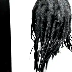 Hör dir Nirrvu an, schau dir Musikvideos an, lies die Biografie, finde Tourdaten und mehr!