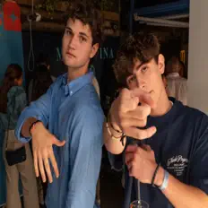 Listen to La Mantis y Grulla, watch music videos, read bio, see tour dates & more!