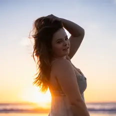 Listen to Hannah Roby, watch music videos, read bio, see tour dates & more!