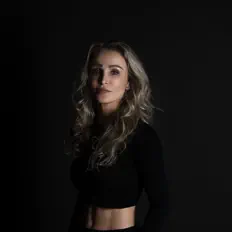 聆聽 Jil Tanner、觀看音樂影片、閱讀小傳、查看巡演日期等！