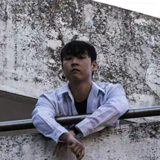 聆聽 Muyoung、觀看音樂影片、閱讀小傳、查看巡演日期等！