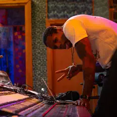 收听 Judah Bell、观看音乐视频、阅读小传、查看巡演日期等 ！