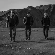 Hör dir Sarke an, schau dir Musikvideos an, lies die Biografie, finde Tourdaten und mehr!