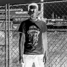 Jules Coronadoを聴いたり、ミュージックビデオを鑑賞したり、経歴やツアー日程などを確認したりしましょう！