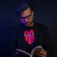 Écoutez undefined, regardez des vidéoclips, lisez la biographie, consultez les dates de tournée et plus encore !