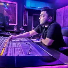 Dengarkan Naved Parvez, tonton video musik, baca bio, lihat tanggal tur & lainnya!
