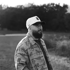 Poslechněte si interpreta Ryan Horton, sledujte hudební videa, přečtěte si životopis, podívejte se na data turné a další informace.