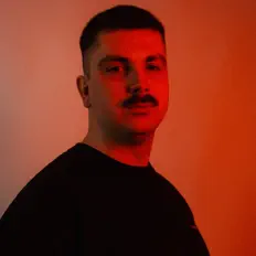 Écoutez Nic Lorenz, regardez des vidéoclips, lisez la biographie, consultez les dates de tournée et plus encore !