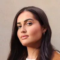 Écoutez undefined, regardez des vidéoclips, lisez la biographie, consultez les dates de tournée et plus encore !