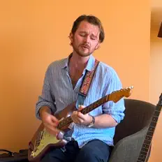 Mello Crum을(를) 듣고, 뮤직 비디오를 보고, 약력을 읽고, 투어 일정 등을 확인하세요!