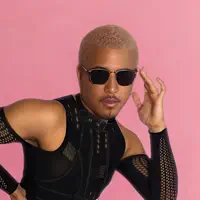 收听 undefined、观看音乐视频、阅读小传、查看巡演日期等 ！