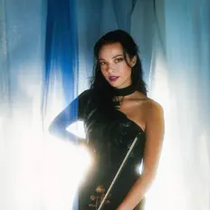 Ouve Lauren Conklin, vê vídeos de música, lê a biografia, vê as datas da digressão e muito mais!