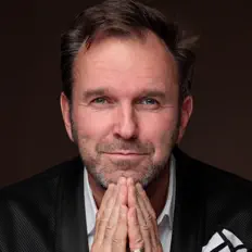 Ouça Ян Осин, assista a videoclipes, leia a biografia, veja as datas das turnês e mais!