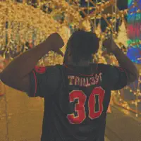 收听 undefined、观看音乐视频、阅读小传、查看巡演日期等 ！