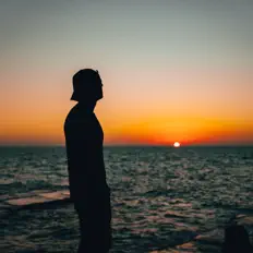 Hör dir Solomono an, schau dir Musikvideos an, lies die Biografie, finde Tourdaten und mehr!