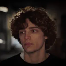 收听 Pol、观看音乐视频、阅读小传、查看巡演日期等 ！