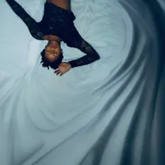 Dengarkan jakhiy, tonton video musik, baca bio, lihat tanggal tur & lainnya!