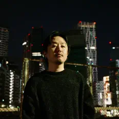 NOMMAMを聴いたり、ミュージックビデオを鑑賞したり、経歴やツアー日程などを確認したりしましょう！