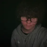 undefined dinle, müzik videolarını izle, biyografisini oku, tur tarihlerini ve daha fazlasını gör!