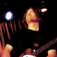 Poslechněte si interpreta undefined, sledujte hudební videa, přečtěte si životopis, podívejte se na data turné a další informace.