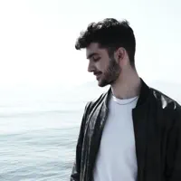 聆聽 undefined、觀看音樂影片、閱讀小傳、查看巡演日期等！