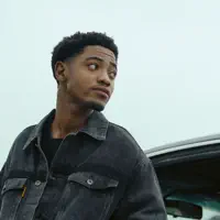 undefined सुनें, म्यूज़िक वीडियो देखें, बायो पढ़ें, दौरे की तारीखें और बहुत कुछ देखें!