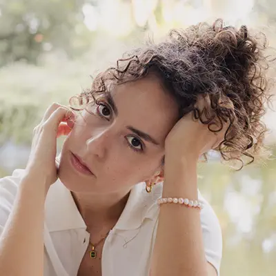 Listen to Sara Cruz, watch music videos, read bio, see tour dates & more!