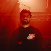 收听 undefined、观看音乐视频、阅读小传、查看巡演日期等 ！