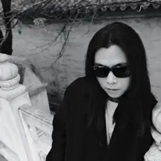 Poslechněte si interpreta Ash, sledujte hudební videa, přečtěte si životopis, podívejte se na data turné a další informace.